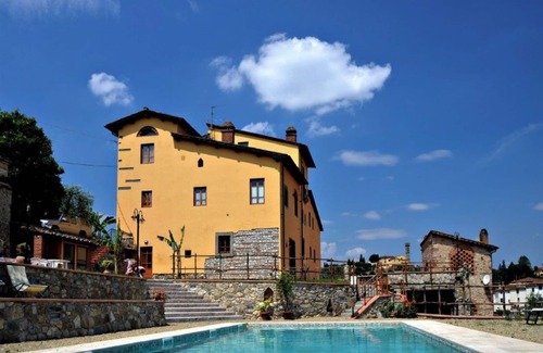 San Martino alla Palma Apartment | Apartment 'Tramontana' with Shared Pool, Wi-Fi and Air Conditioning