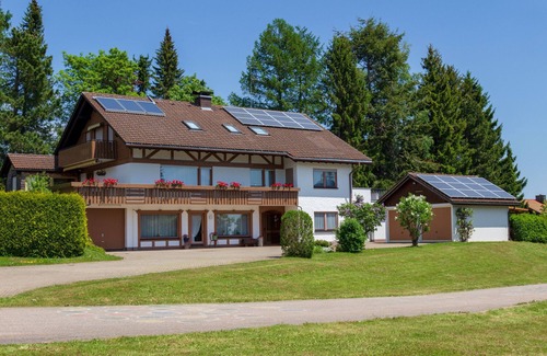 Hoechenschwand Apartment | Apartment 'Type C' with Shared Garden, Balcony and Wi-Fi