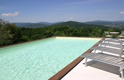 Bivio Lugnano House | Apartment Ulivo (sleeps 2 - 4 + cot)
