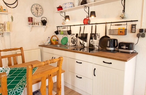 Kroeslin Apartment | Apartment Uns Schün - apartment