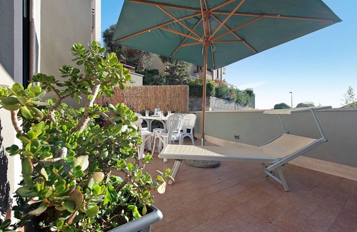 Arenzano Apartment | Apartment "Valeria 2 - Arenzanohost" with Sea View, Terrace & Wi-Fi