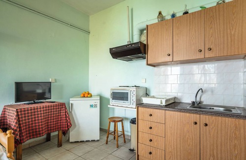 Angon Apartment | Apartment 'Vangelis Studio 1' with Sea View, Terrace & Wi-Fi