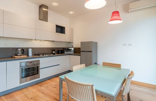 Pistoia Apartment | Apartment 'Verdi' with Private Terrace, Wi-Fi and Air Conditioning