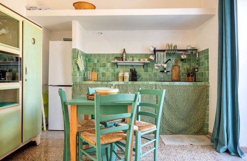 Monti D'arena-Bosco Caggione Apartment | Apartment 'Villa Salentu - Lu Mare' with Sea View, Wi-Fi and Air Conditioning