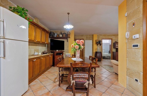 Matino Apartment | Apartment "Villa Claudia" with Private Garden & Wi-Fi
