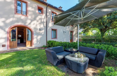 Vinci Apartment | Apartment 'Villa Leonardo - Belle Ferronière' with Shared Garden, Wi-Fi and Air Conditioning