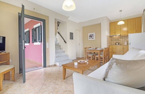 Spanochori Apartment | Apartment 'Villa Rita' with Shared Garden, Wi-Fi and Air Conditioning