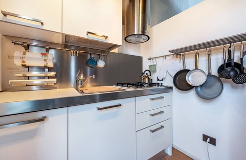 Gargnano Apartment | Apartment 'Villa Rosa Flat' with Sea View, Shared Garden and Wi-Fi