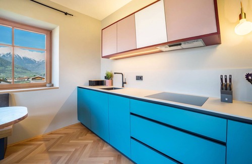 Merano Apartment | Apartment 'Villa Rosa Unterschöberlehof - Eliza' with Mountain View, Wi-Fi and Air Conditioning