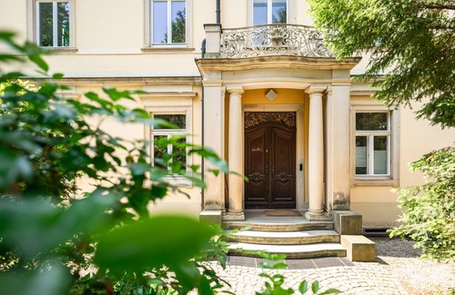 Loschwitz Apartment | Apartment 'Villenwohnung Dresden Loschwitz' with Terrace, Garden and Wi-Fi