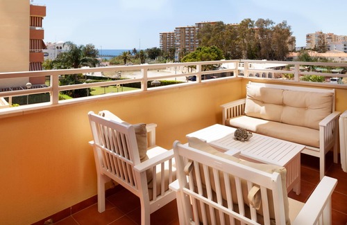 Algarrobo Apartment | Apartment Vistas al Mar with Sea View, Terrace, Shared Pool & Wi-Fi