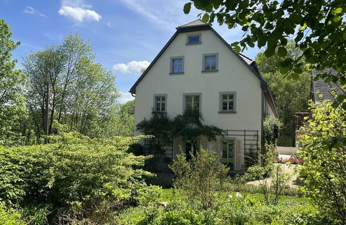 Lichtenau Apartment | Apartment 'Vorwerk Biensdorf Große Wohnung' with Mountain View, Shared Garden and Wi-Fi