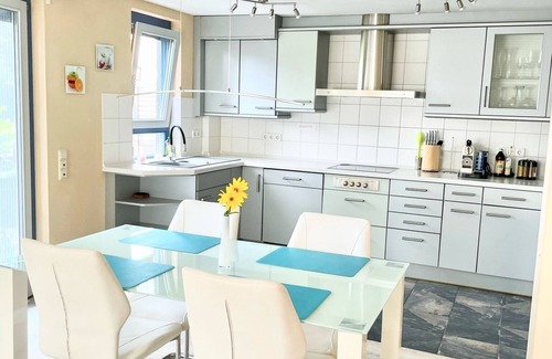Uhldingen-Muehlhofen Apartment | Apartment with a small garden