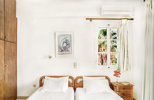 Agios Georgios Pagon Apartment | Apartment with sea views - 50 m from the sandy beach - 2 bedrooms - corner apartment with large