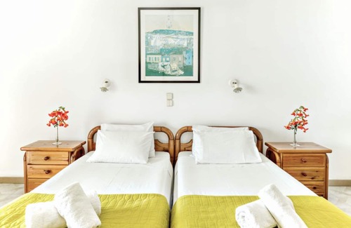 Agios Georgios Pagon Apartment | Apartment with sea views - 50 m from the sandy beach - 2 bedrooms - corner apartment with large