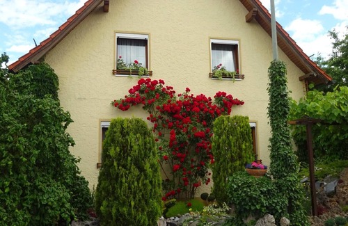 Harsdorf Apartment | Apartment 'Wassergartenparadies' with Shared Terrace, Shared Garden and Wi-Fi