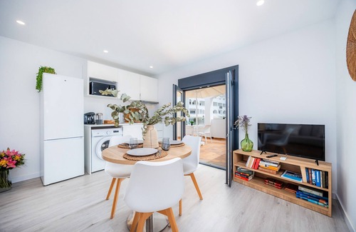Cala d'Or Apartment | Apartment 'White Suites 2' with Shared Pool, Wi-Fi and Air Conditioning