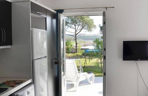 Mithatpasa Apartment | apartment with garden cloth to the beach D.2