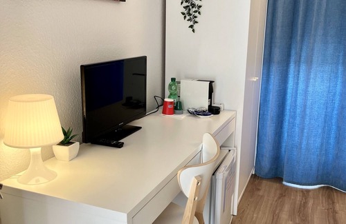 Rheinstetten Apartment | Apartment with 2 bathrooms/Smart TV
