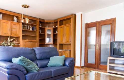 Figueres Apartment | Apartment with 5 bedrooms and 3 bathrooms near the Dali Museum (Costa Brava)