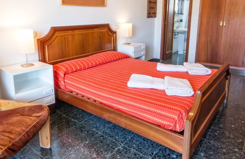 Figueres Apartment | Apartment with 5 bedrooms and 3 bathrooms near the Dali Museum (Costa Brava)