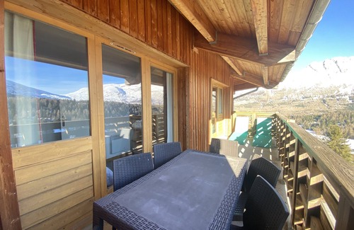 Saint-Etienne-en-Devoluy Apartment | Apartment with balcony and superb view