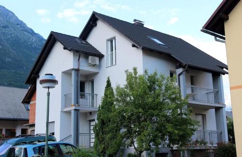 Bovec Apartment | Apartment with balcony Hiša Brdo 48