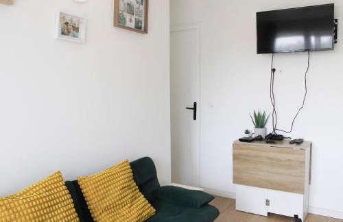 L'Ile-Saint-Denis Apartment | Apartment with balcony & view