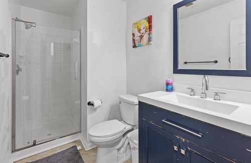 Sterling House | Apartment with garage parking Patio close IAD