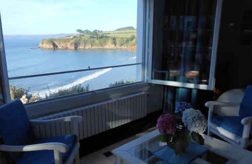 Douarnenez Apartment | Apartment with garden and amazing view of the bay - Direct access to the beach