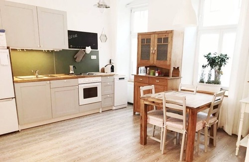 Hernals Apartment | Apartment with garden and free parking space