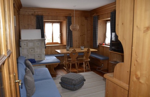 Cortina d'Ampezzo Apartment | Apartment with three bedrooms and garden in Chiave