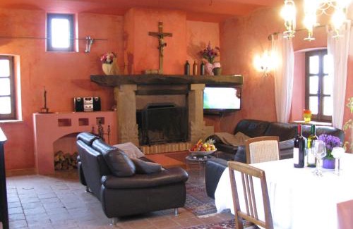 Bastia Mondovi House | Apartment with large covered terrace, in small residence with swimming pool