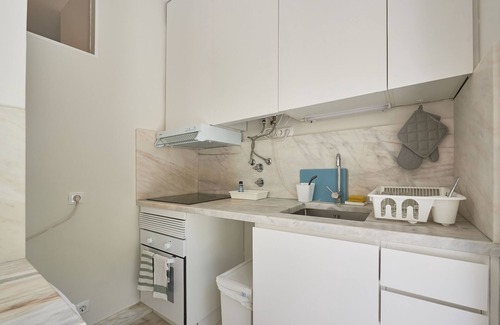 Cacem Apartment | Apartment with patio, 5 minutes to railway station