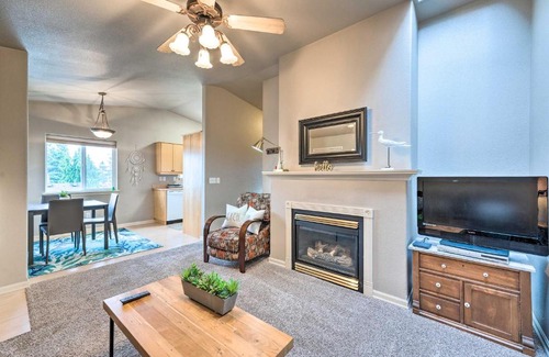 Anacortes Apartment | Apartment with Patio and Grill Access about half Mi to Bay!