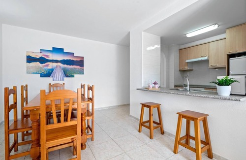 La Pineda Apartment | Apartment with pool 5km from Port Aventura
