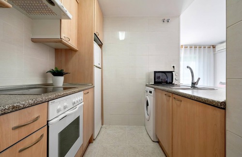 La Pineda Apartment | Apartment with pool 5km from Port Aventura