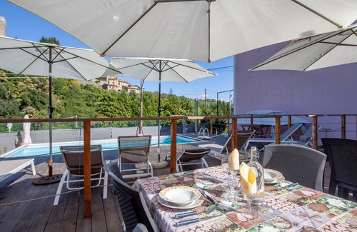 Tresana Apartment | Apartment with pool for you & your Family- Territory dinners-wellness treatments