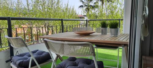 Masnou Apartment | Apartment with pool near the beach and Barcelona by train