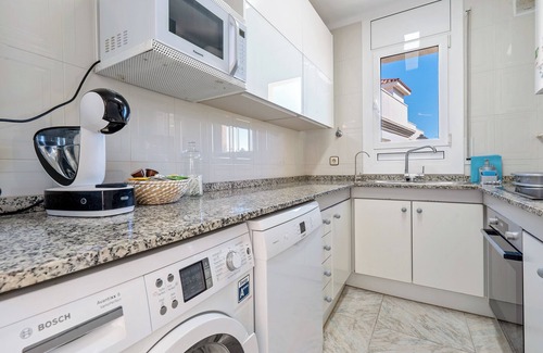 El Vendrell Apartment | Apartment with Private Terrace, Whirlpool, Wi-Fi and Air Conditioning