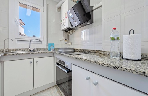 El Vendrell Apartment | Apartment with Private Terrace, Whirlpool, Wi-Fi and Air Conditioning