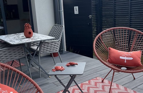 Larmor-Baden Apartment | APARTMENT WITH PRIVATE GARDEN AND SPA