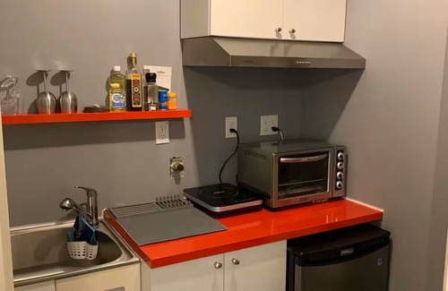 Longueuil Apartment | Apartment with Private Entrance
