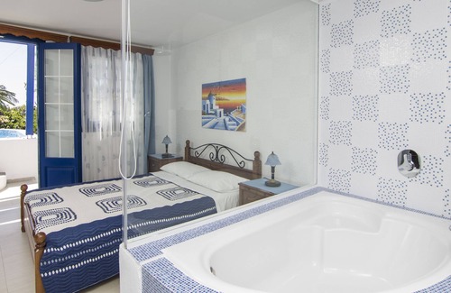 Perivolos Apartment | Apartment with Private Plunge Pool