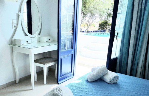 Perivolos Apartment | Apartment with Private Plunge Pool
