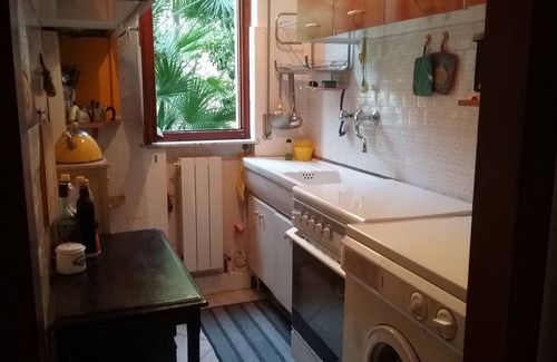 Finale Ligure Apartment | Apartment with sea view, 5 minutes from the beach