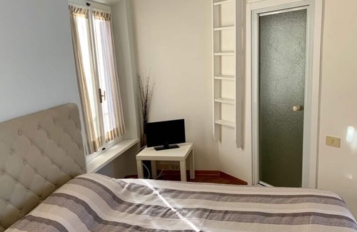 Portoferraio Old Town Apartment | Apartment with sea view
