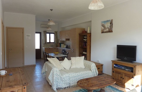 Almyrida Apartment | Apartment with shared pool only 400 meters from the beach
