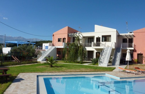 Almyrida Apartment | Apartment with shared pool only 400 meters from the beach