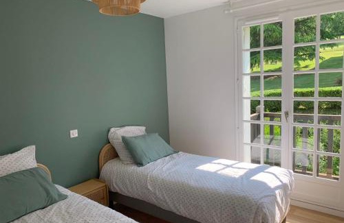 Villers-sur-Mer Apartment | Apartment with swimming pool - near train station